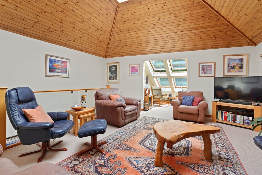 Property photo 3 of 36