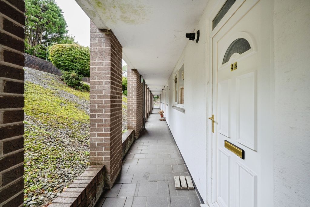 Property photo 2 of 19 Pbox-Img.Jpg