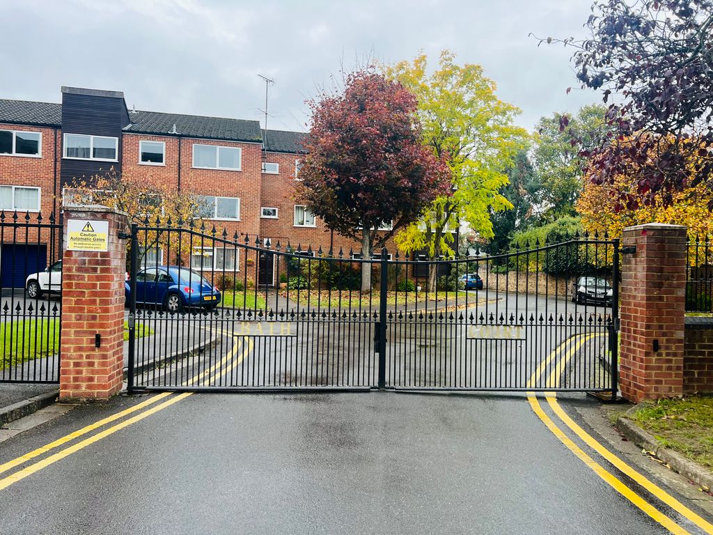 Property photo 2 of 10 Exterior