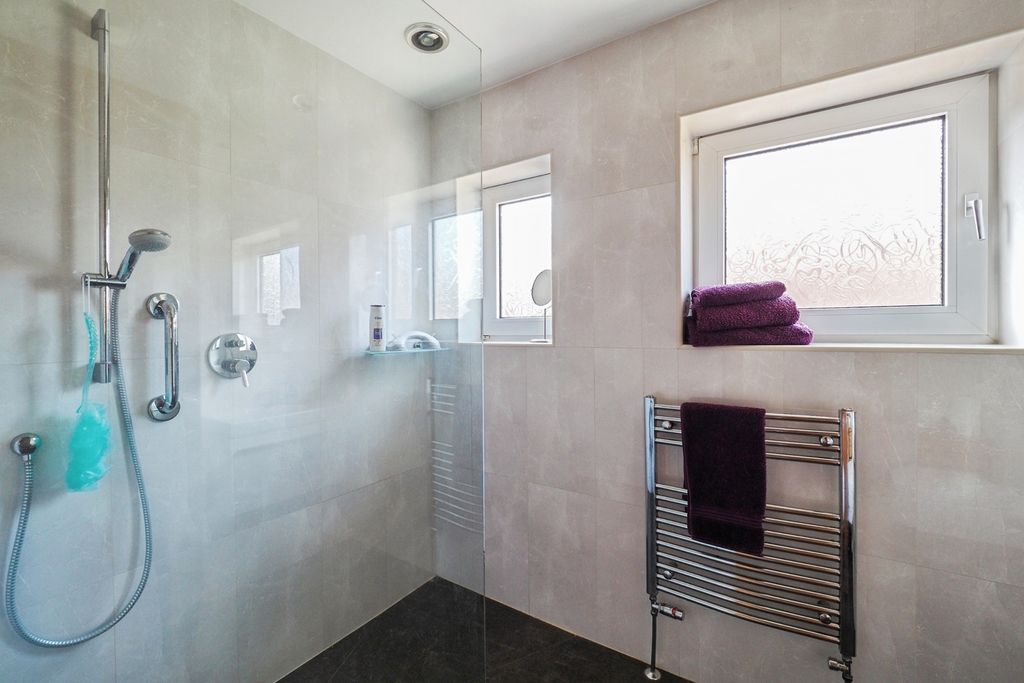 Property photo 3 of 16 Wet Room