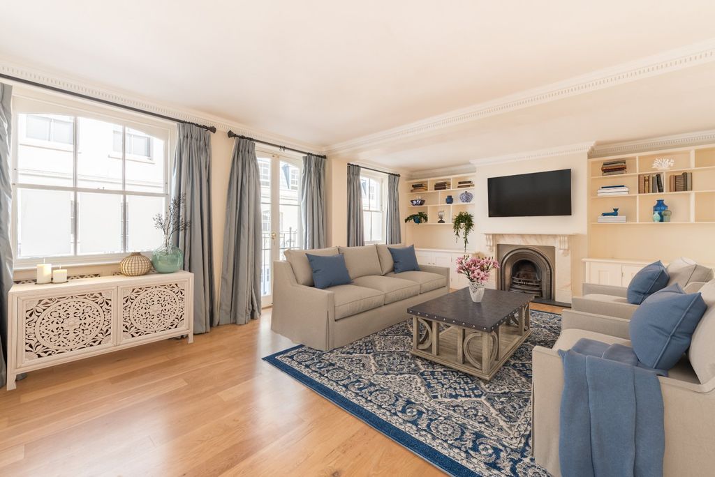 Property photo 2 of 11 First Floor