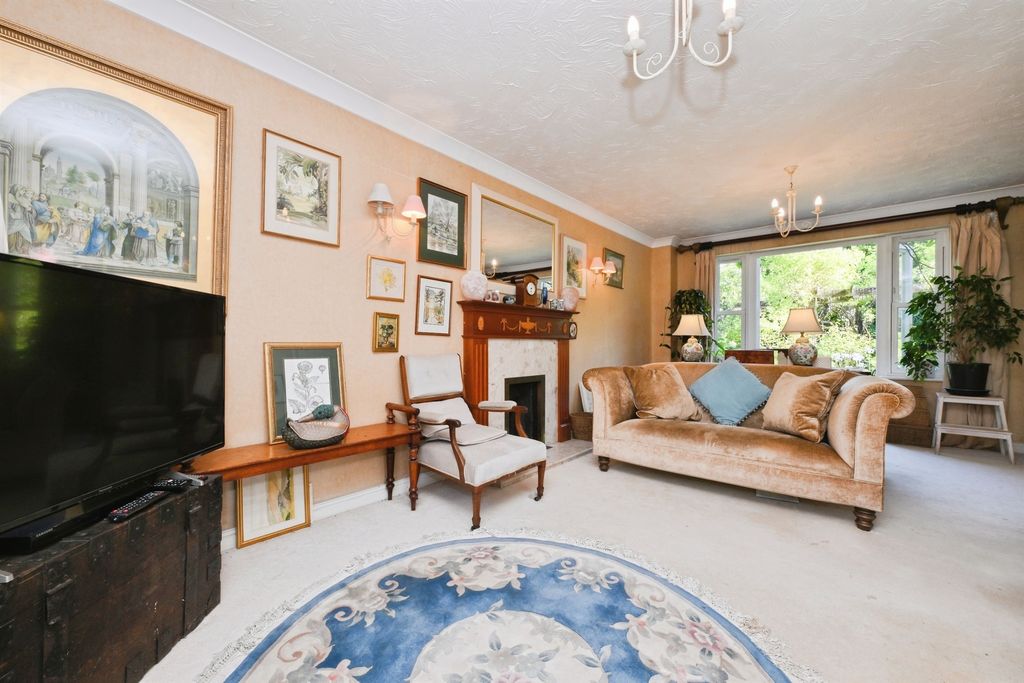Property photo 3 of 21