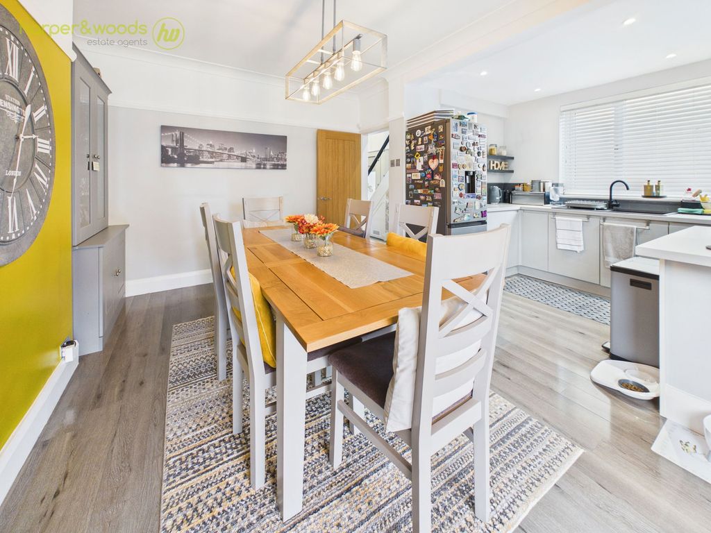 Property photo 2 of 37