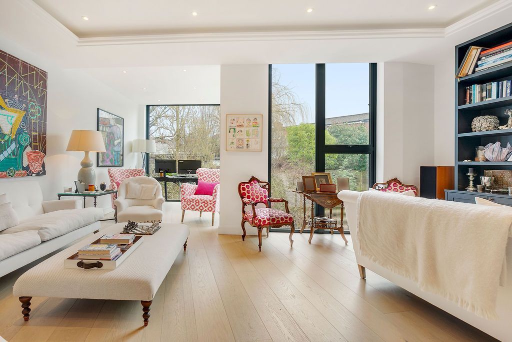 Property photo 3 of 61