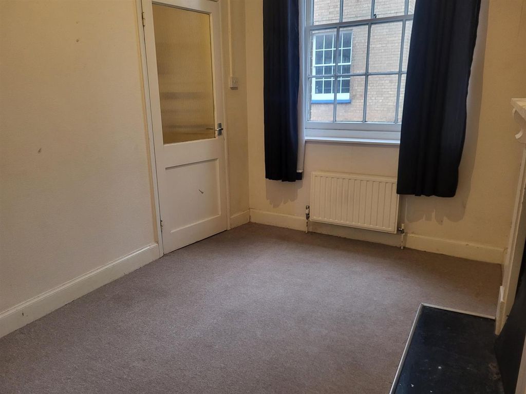 Property photo 3 of 9 1000049347.Jpg