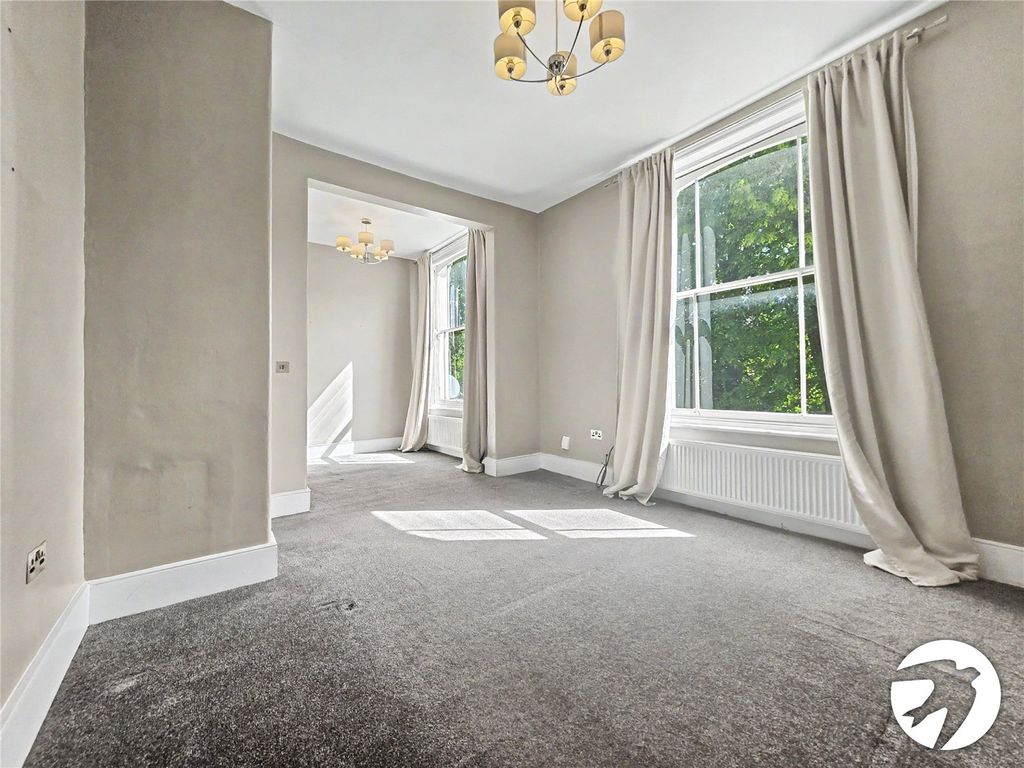 Property photo 2 of 15 Picture No. 12