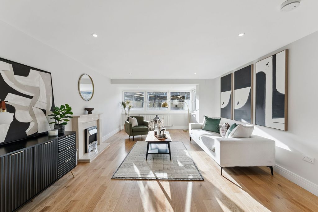 Property photo 2 of 36