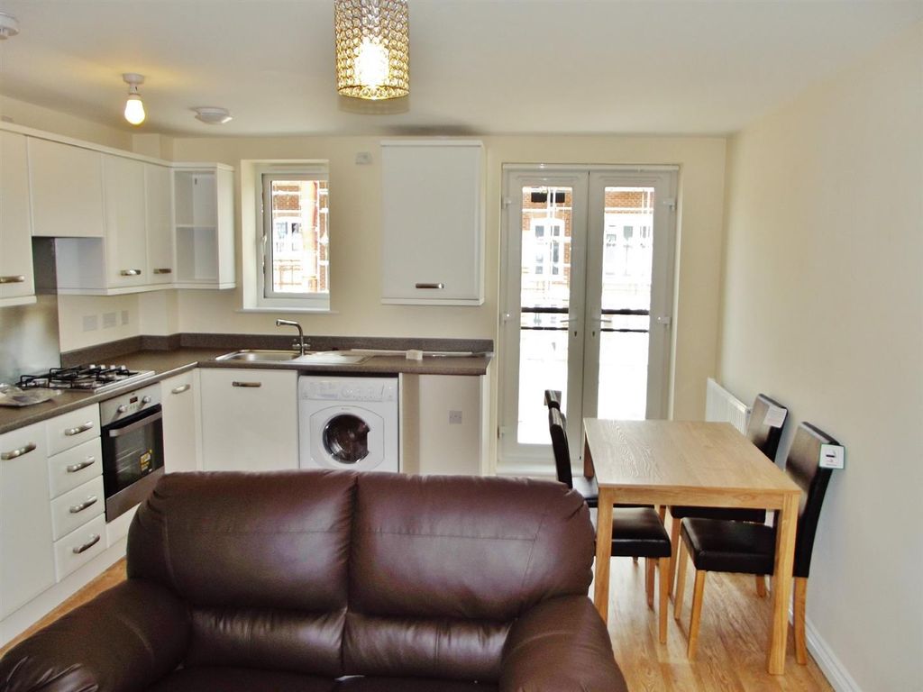 Property photo 2 of 9