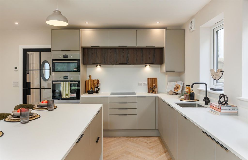 Property photo 2 of 26 Kitchen