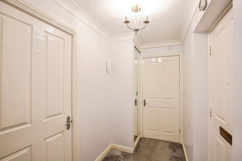 Property photo 2 of 15 Pbox-Img.Jpg