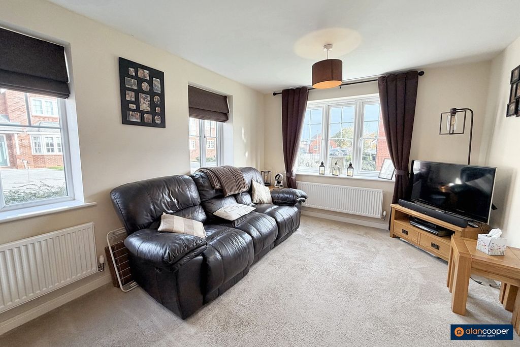 Property photo 2 of 14 4573985