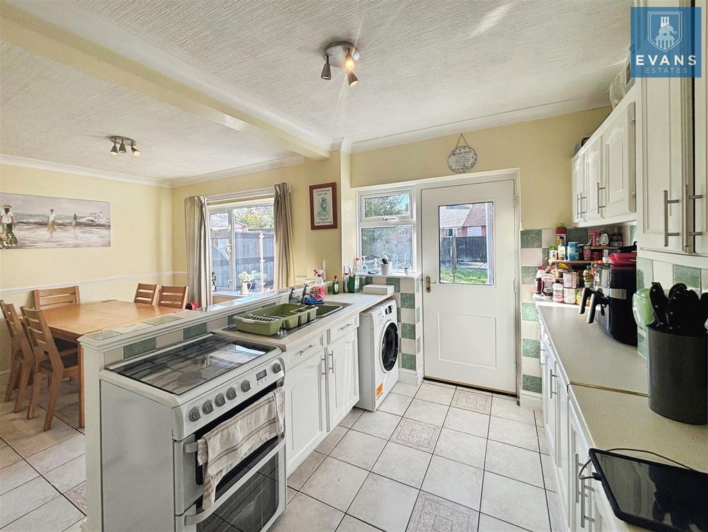 Property photo 2 of 13 Kitchen Diner