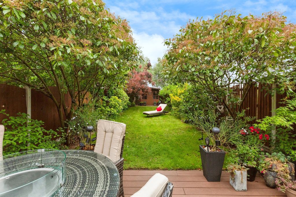 Property photo 2 of 27