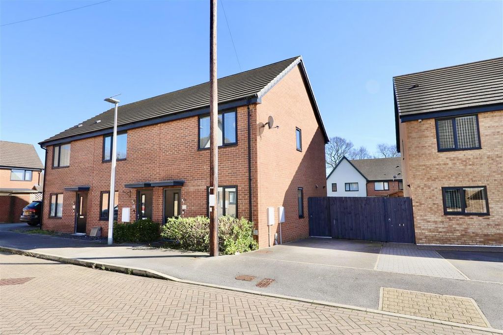 Property photo 1 of 14 Front