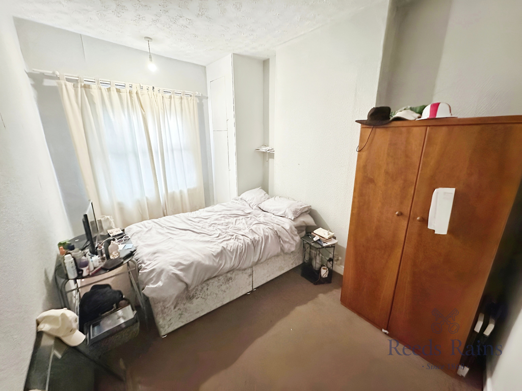 Property photo 3 of 15 Flat 53c Bedroom One