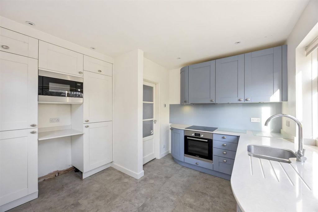 Property photo 2 of 24 Kitchen