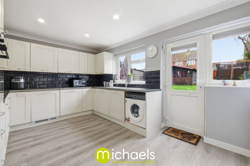 Property photo 3 of 21