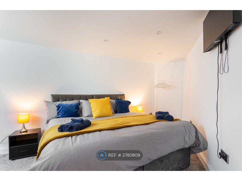Property photo 2 of 34