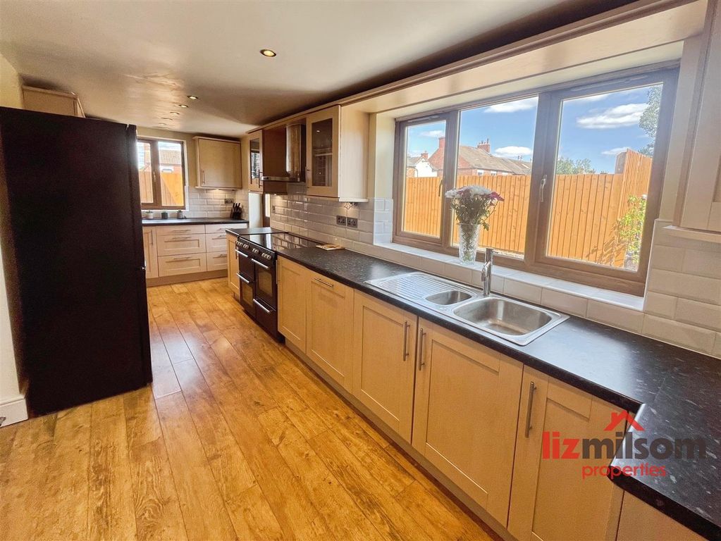 Property photo 2 of 38