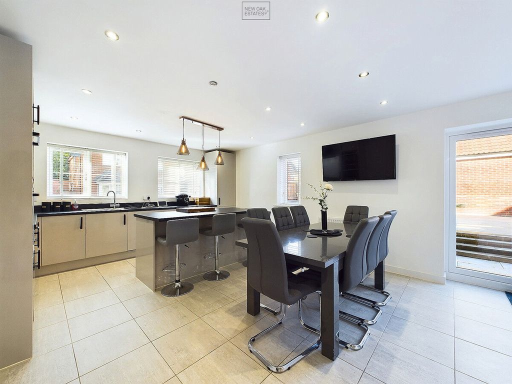 Property photo 2 of 27