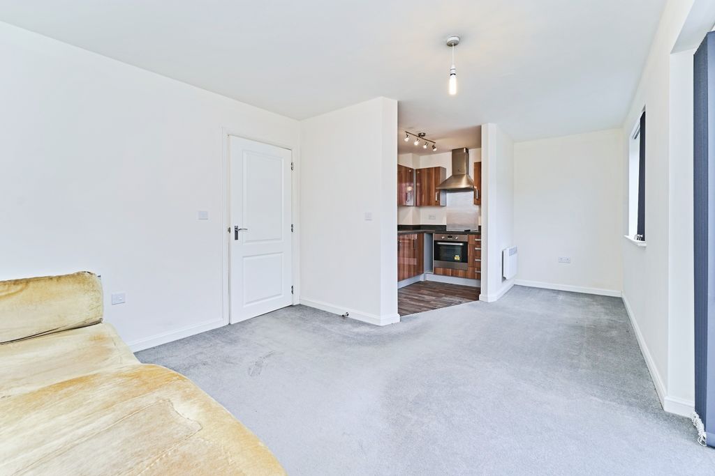 Property photo 3 of 15 Living / Dining Room