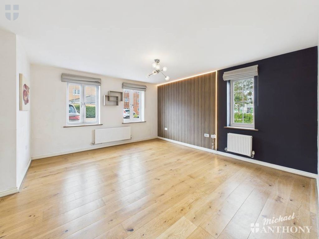 Property photo 2 of 8 Cam03852G0-Pr0406-Still001-Thumbnail-H750-70