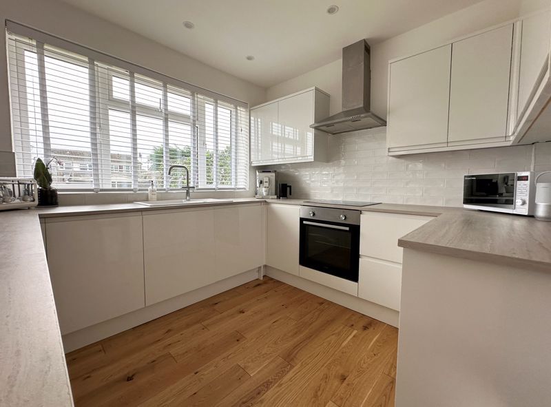 Property photo 3 of 16 Kitchen Area