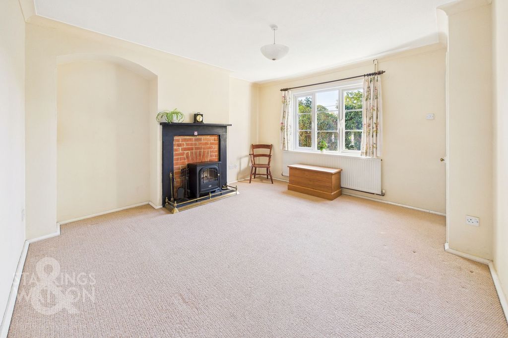 Property photo 2 of 26