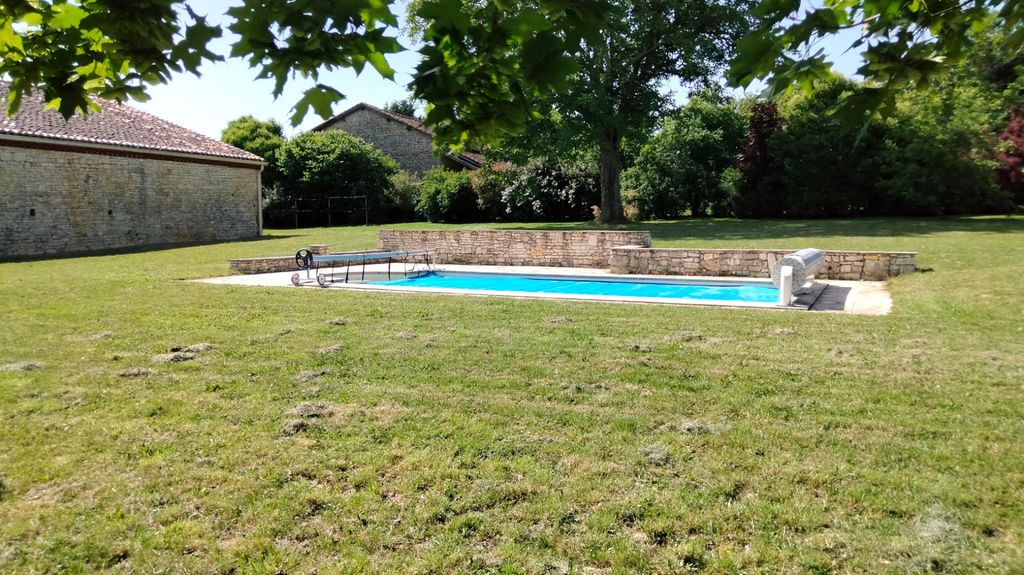Property photo 2 of 30