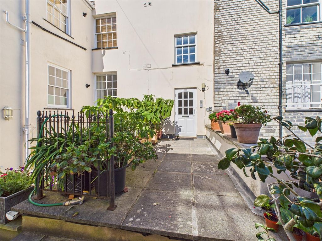 Property photo 3 of 15 Entrance