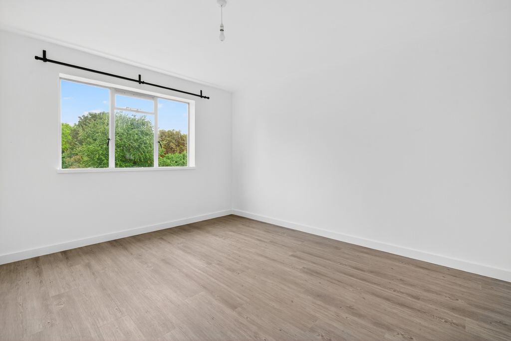 Property photo 2 of 14 Picture No. 04
