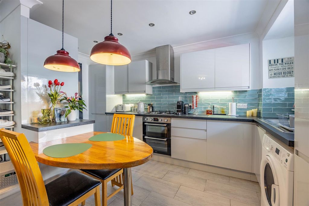 Property photo 3 of 14 Kitchen/Diner