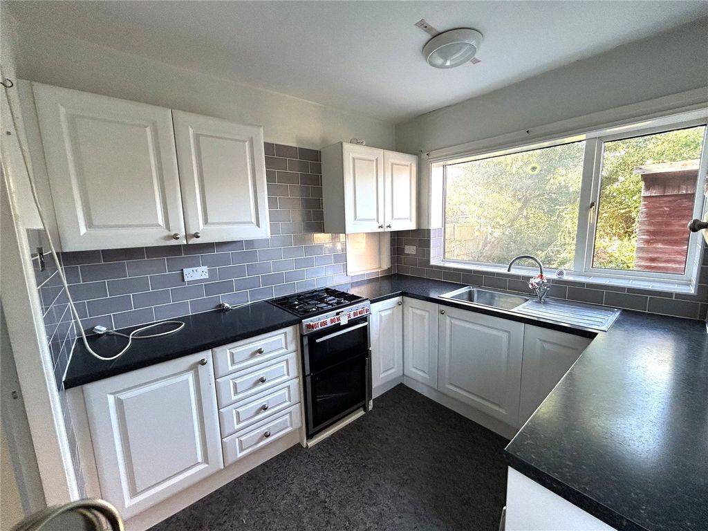 Property photo 2 of 12 Kitchen