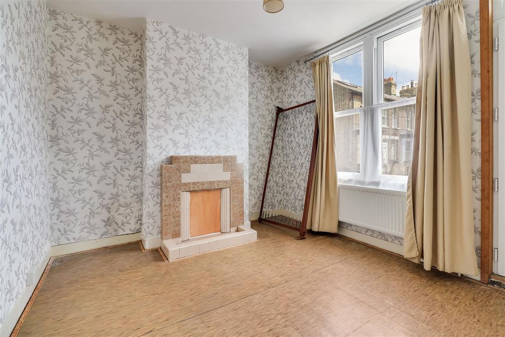 Property photo 3 of 15 Img (7).Jpg
