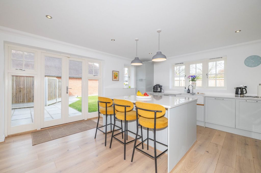 Property photo 3 of 18 Picture 3