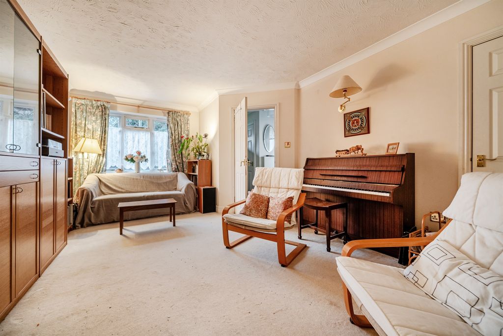 Property photo 2 of 12