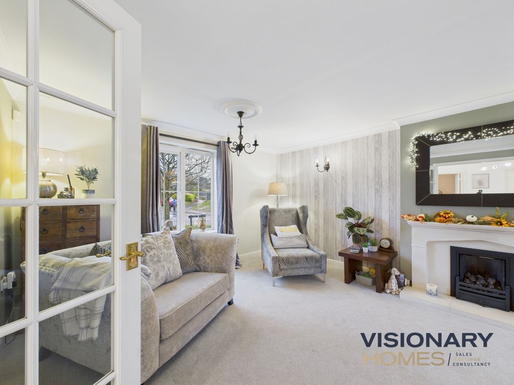 Property photo 3 of 19 Lounge 1