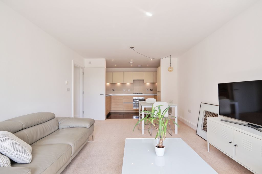 Property photo 3 of 18 9