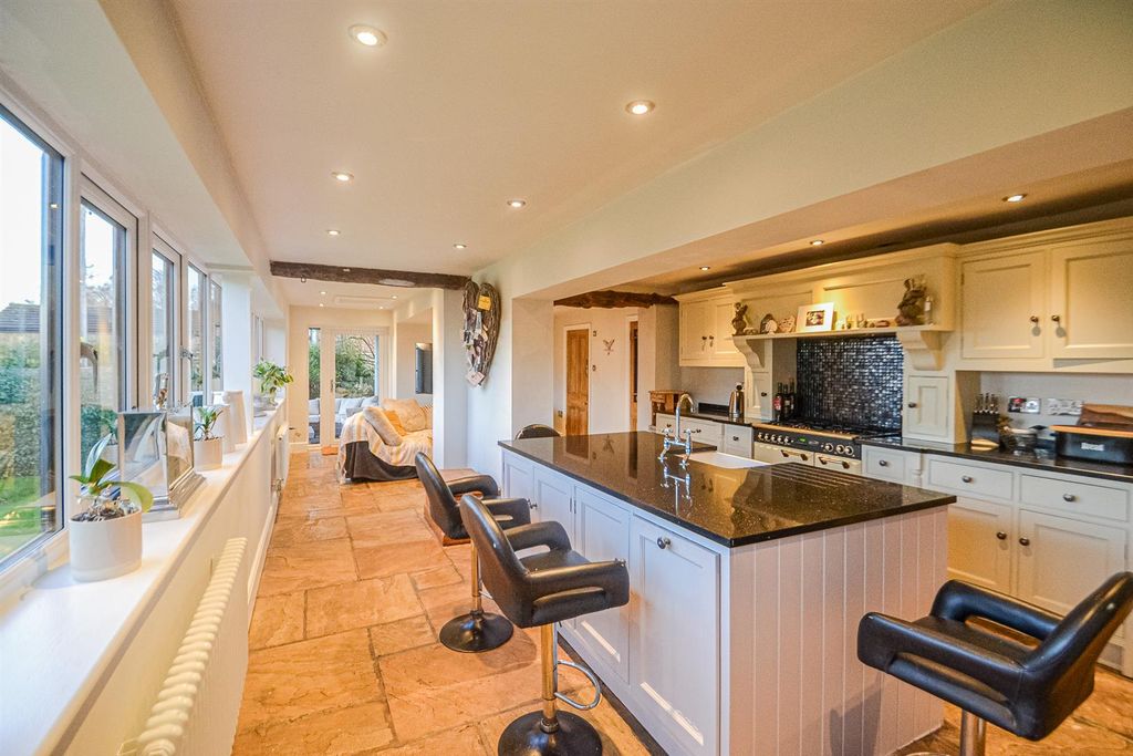 Property photo 3 of 23 Dining Kitchen