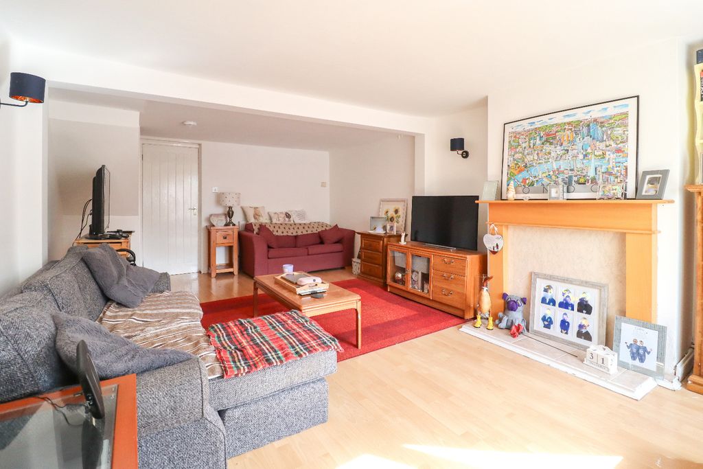 Property photo 3 of 14 3442408