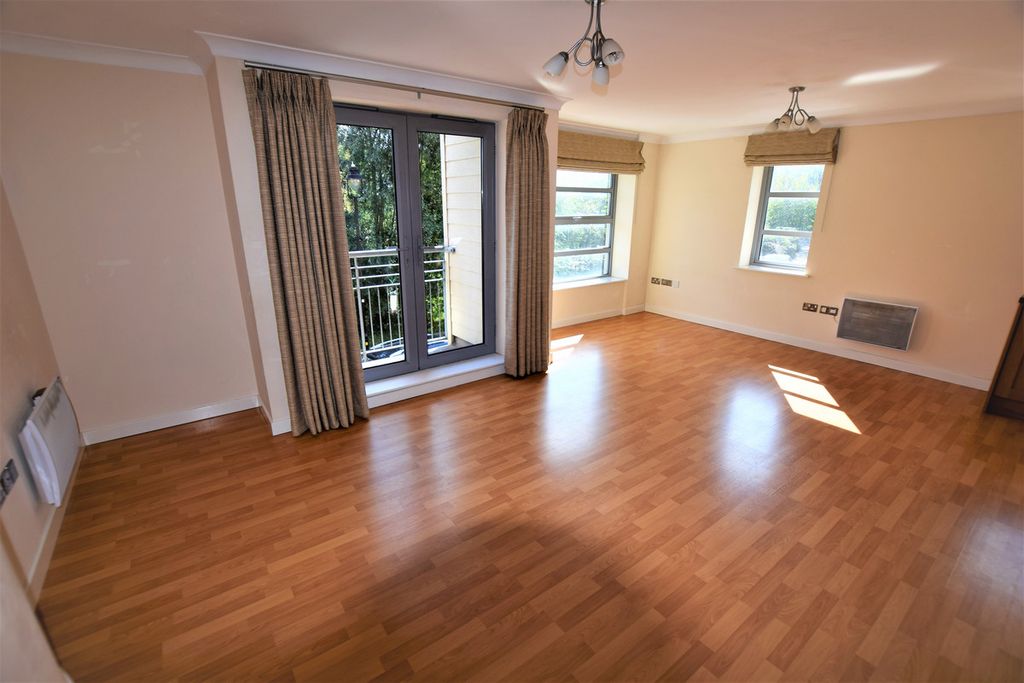 Property photo 3 of 4