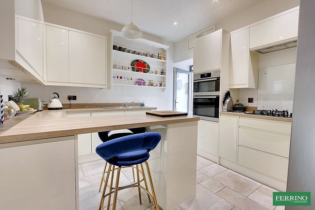 Property photo 3 of 32 Kitchen Breakfast Room