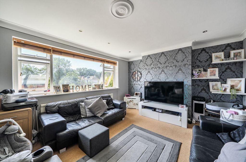Property photo 2 of 20 1485917-11-6A4798...
