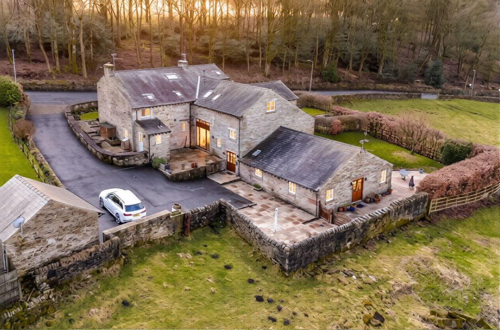 Property photo 2 of 50