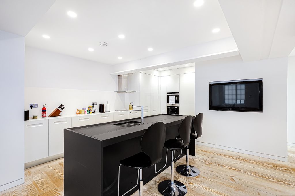 Property photo 3 of 10 The Regent Lofts