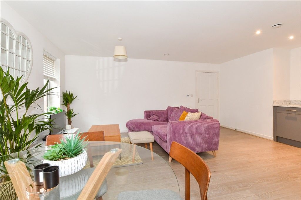 Property photo 3 of 16 Lounge/Kitchen