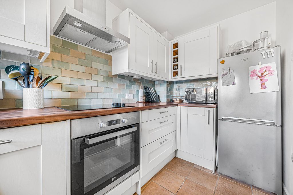 Property photo 2 of 21 Kitchen