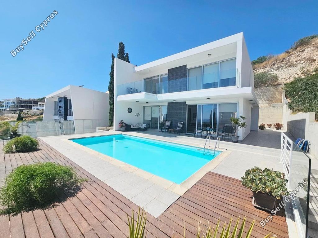 Property photo 1 of 73
