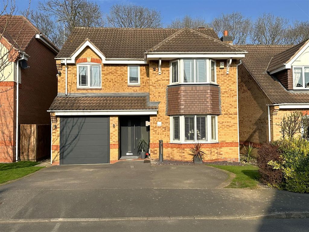 Property photo 1 of 21 Front Aspect 489