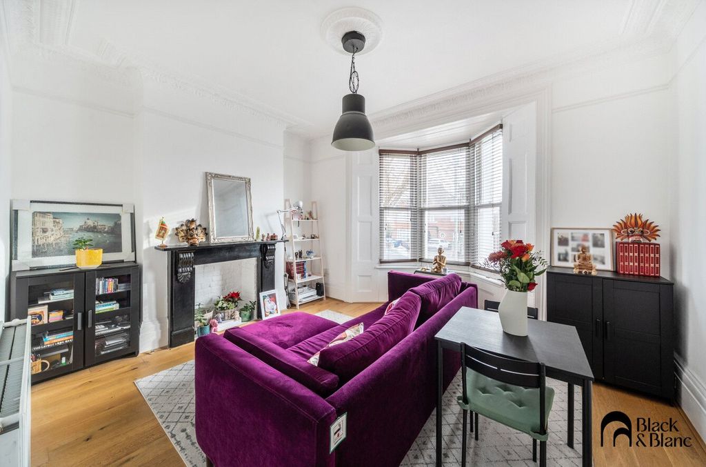 Property photo 2 of 12 Living Room